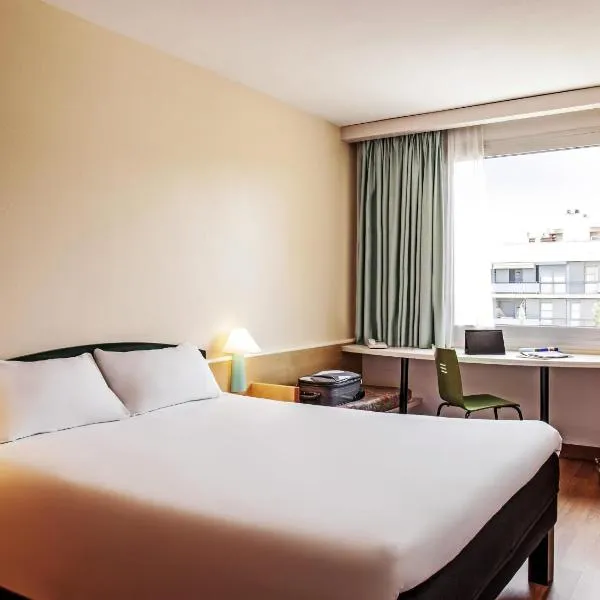 Ibis Barcelona Molins de Rei, hotel in Molins de Rei