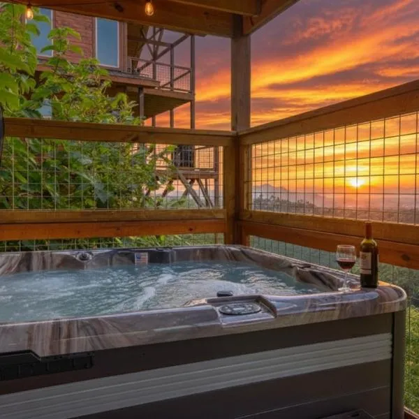 Million Dollar Views with Hot Tub and Pool Near Dollywood, ξενοδοχείο σε Sevierville