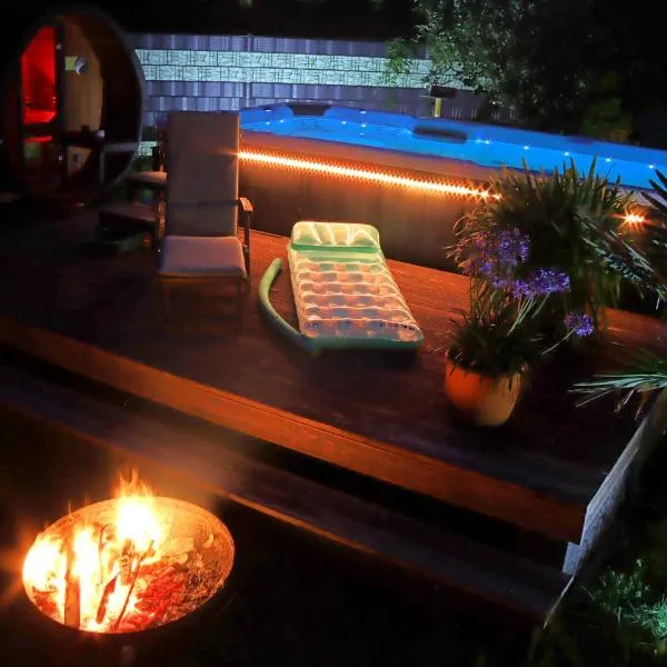 Berlinurlaub im Grünen, 6 Betten, Pool, Sauna, Spielplatz, Grill, Tischtennis, khách sạn ở Blankenfelde