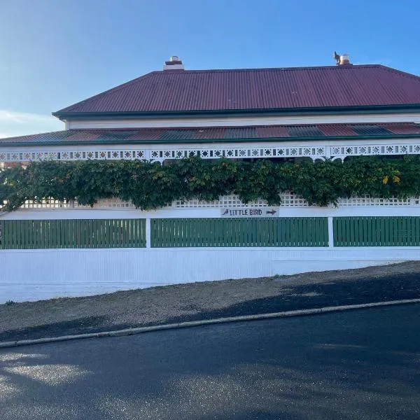 Little bird, hotel in Smithton