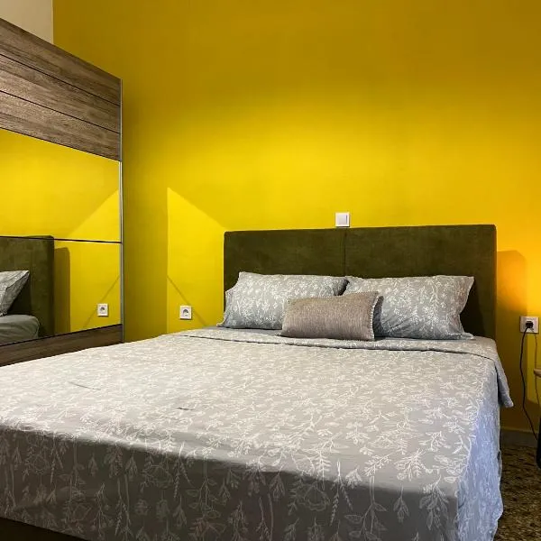 The Book Shelter, hotell i Chalkis