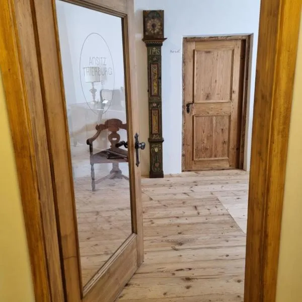 Ansitz Thierburg Suites, hotel in Merano