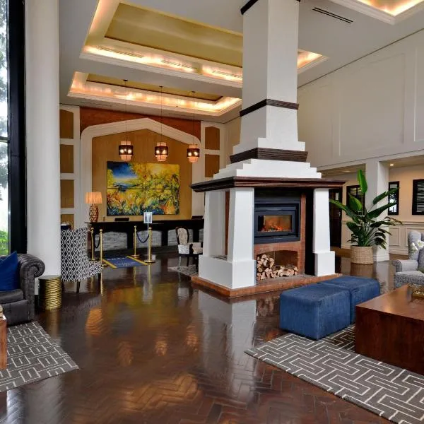 ANEW Hotel Hilton Pietermaritzburg، فندق في هيلتون