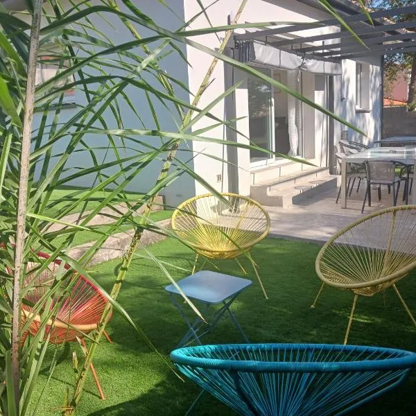 L'Eden des Aspres Villa plain pied T4 avec Jardin, terrasse & BBQ, hotel in Thuir