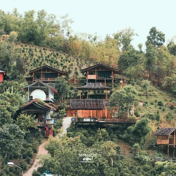 เห็ดเหลือง Hedreung banrakthai homestay and camping, khách sạn ở Ban Rak Thai