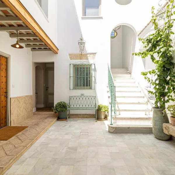La Casa de la Plaza del Arroyo - Traditional Luxury in Jerez, Hotel in Jerez de la Frontera