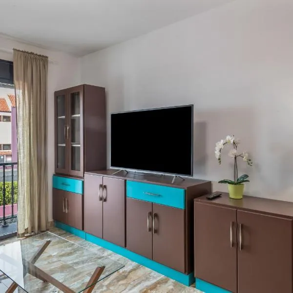 Luján 1a Entre Hogueras Y Luces、Puntallanaのホテル