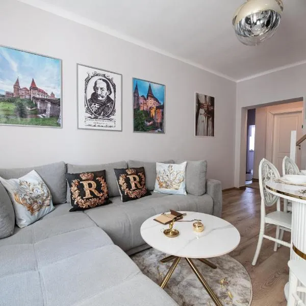 The Royal House, hotel in Hunedoara