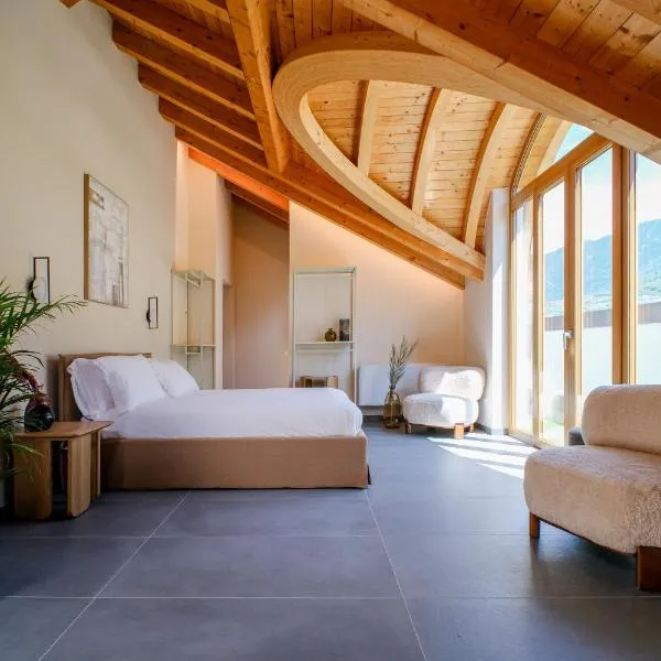 Sky Room Square View - 3 min walk to Bernina Express, hotel sa Tirano