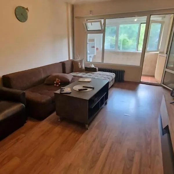 Stylish Apt, Free Parking, Near Center & Airport, hotel in Varna City