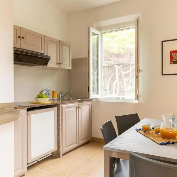 Happy Sea Home - Bilocale Angolo Cottura 4 pax, готель у місті Альбінія