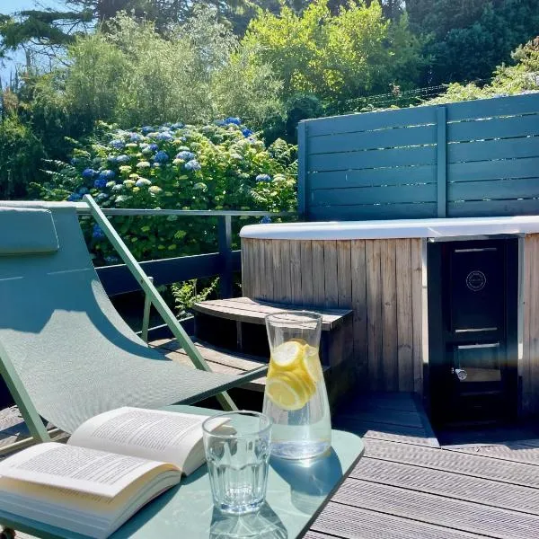 Scorfel Lodge, Northwood, Bain nordique, terrasse, hotel in Trégastel