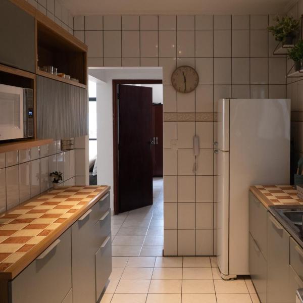 Apartamento completo com garagem a 150 m da praia - Foto 4