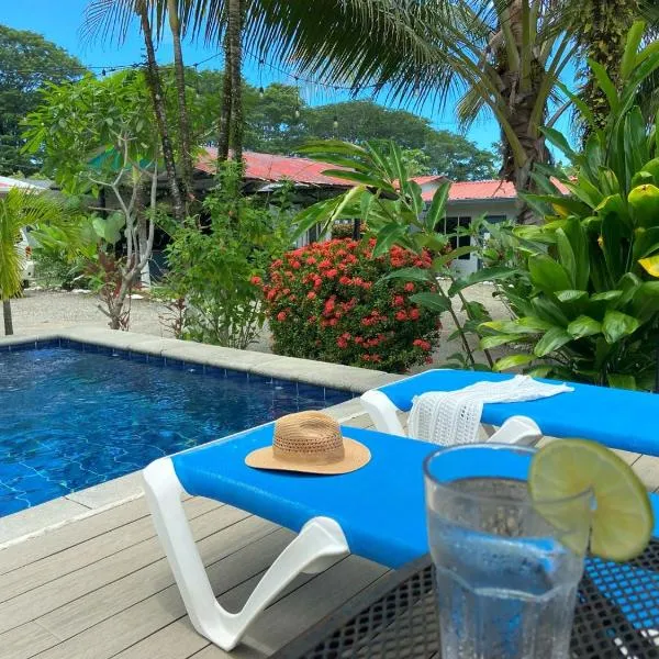 Rooms & Pool Macaws, ξενοδοχείο σε Uvita