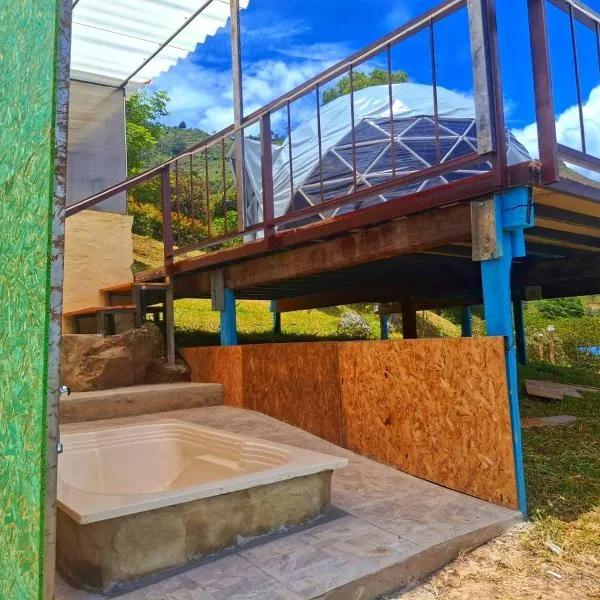 Glamping el Porvenir RNT 10601, hotel in Manta