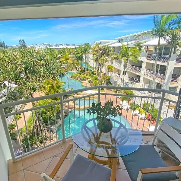 Beachfront Top Floor Resort Queen Studio at Alex Beach Resort, hotel in Alexandra Headland