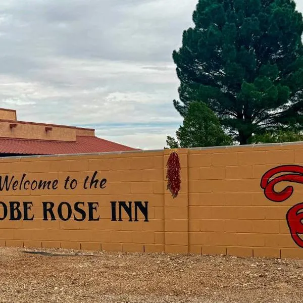 Adobe Rose Boutique Inn, hotel di Artesia
