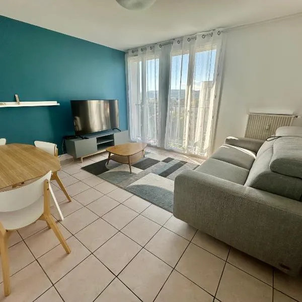 Le Lautagne - Grand et Bel appartement 6 personnes, hotel u gradu Valans