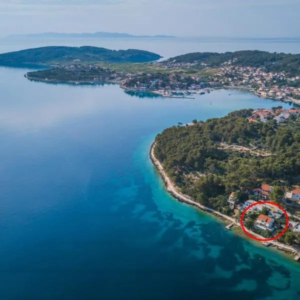 Apartments by the sea Lumbarda, Korcula - 4446, hotel in Lumbarda