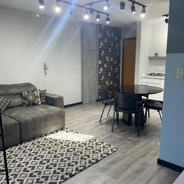 Saint Sebastian Flat 613 - Com Hidro! Até 3 pessoas, Duplex, no Centro، فندق في جاراغوا دو سول