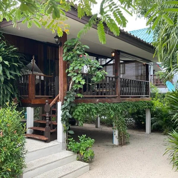 Boutique Beach Cottage - Steps to Beach, hotel in Amphoe Koh Samui