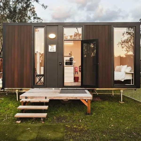 Gemmas Animal Farm by Tiny Away, hotel in Tamborine