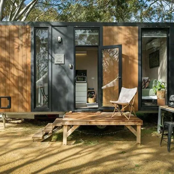 Creekside at Peasant Farm by Tiny Away, hotel in Willunga