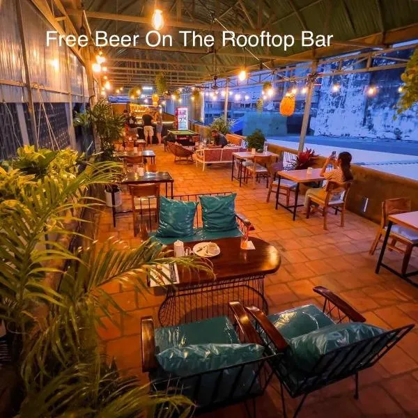 Social Backpacker Hostel & Rooftop Bar, hotell Bătdâmbângis