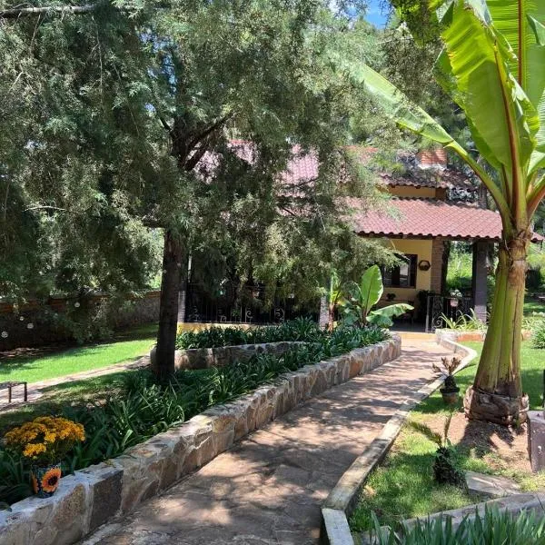 Cabañas Puerta del Bosque Mazamitla Jal Num 1, hotel en Mazamitla