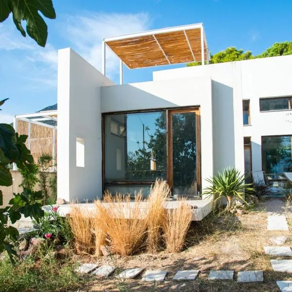 Seafront House in Vathi, Methana, hotel en Metana