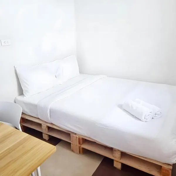 XX The Hidden Khaosan Road BKK - เดอะ ฮิดเด้น ตรอกข้าวสาร，位于Bang Bua Thong Railway Station的酒店