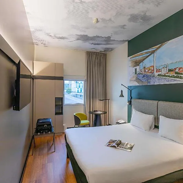 Hotel Ibis Lisboa Parque das Nações: Lizbon'da bir otel