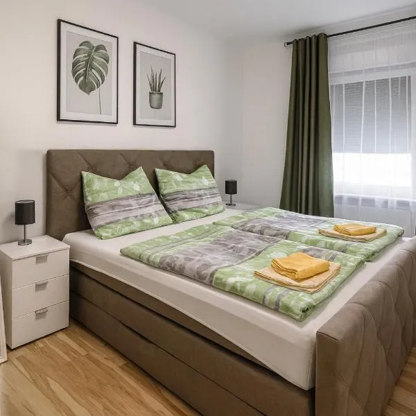 Elegante Wohnung mit Balkon - Nähe Stadthalle, hotell i Graz