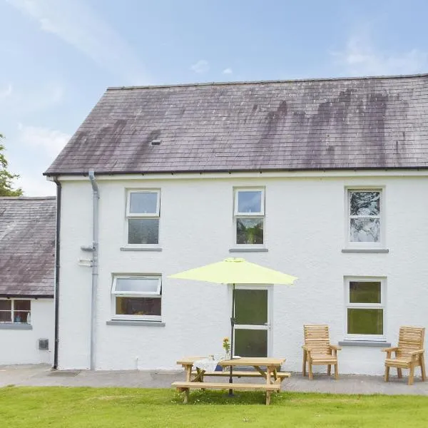 Typicca Farmhouse, hotel in Brechfa