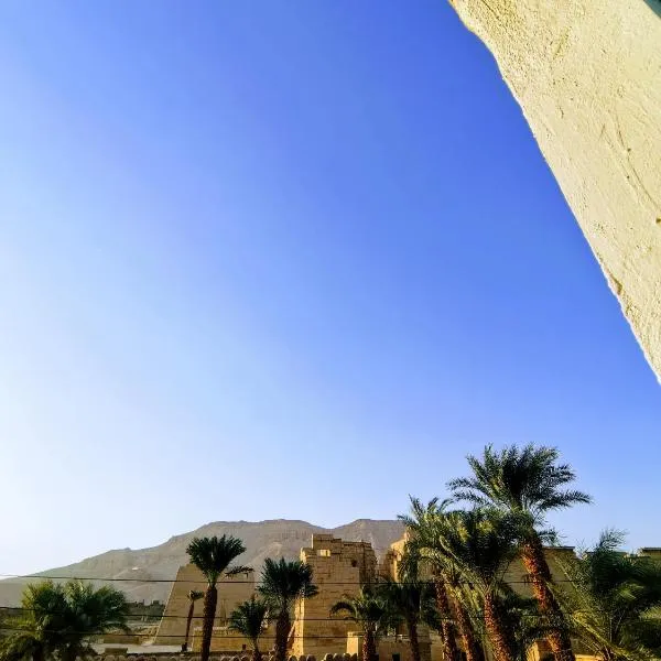HabuHeritageHomeStayInLuxor, hotel in Al Aqālitah