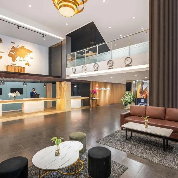 Ibis Gading Serpong, hotel in Serpong