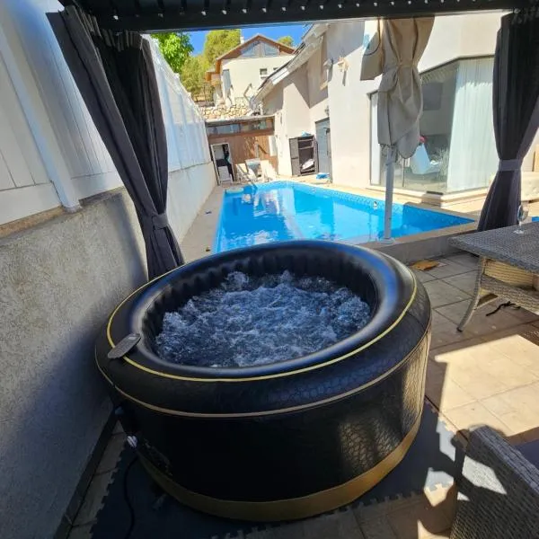 הזהר הצפוני, hotell sihtkohas Rosh Pinna