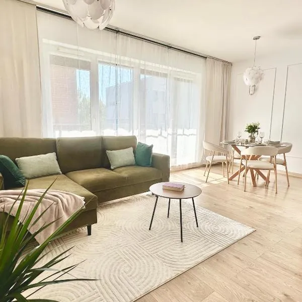 Magic Place III - Francuska Park - Free Garage - Self Check-in, hotel v Katovicích