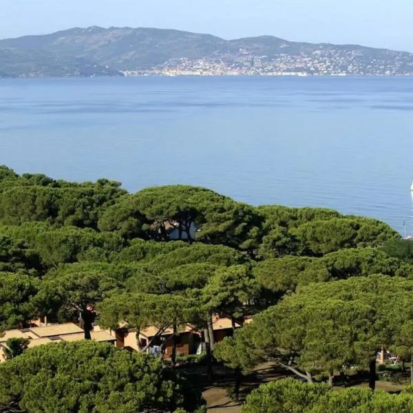 Happy Sea Home - monolocale sul mare con piscina, hotel ad Albinia
