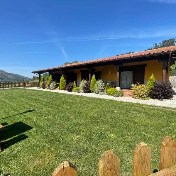 Apartamentos Fuente La Pipa, hotel sa Avín
