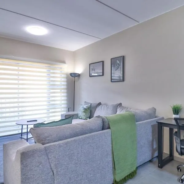 Waterfall Ridge Luxurious Apartments - Backup Power!, hotel in Midrand