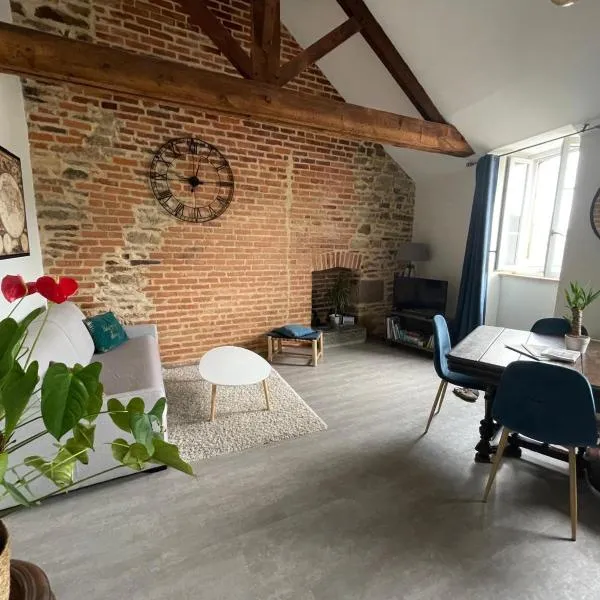 MOINES - Centre historique de charme，位于瓦讷的酒店