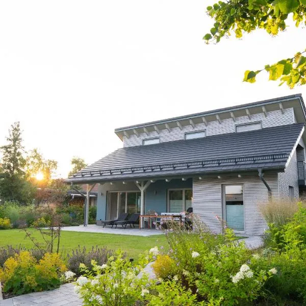 Ferienhaus Neukalen - ideal für aktive Familien, hotel in Neukalen