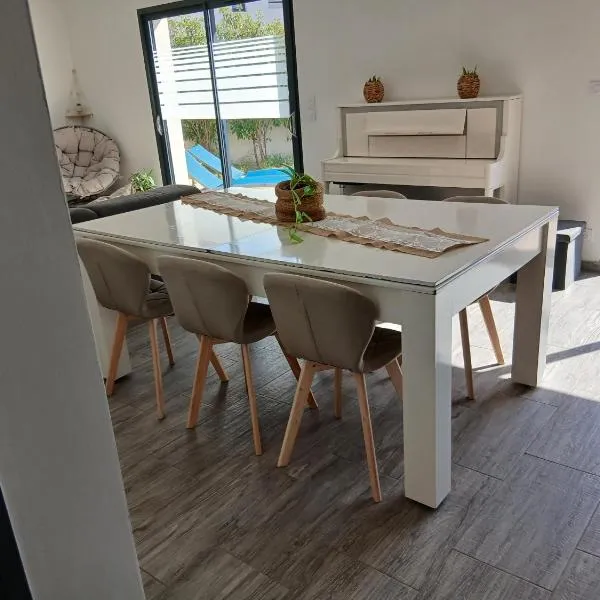Location Saisonnière Villa, hotel in Uzès
