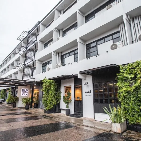Blu Monkey Hub & Hotel Surat Thani, hotel di Suratthani