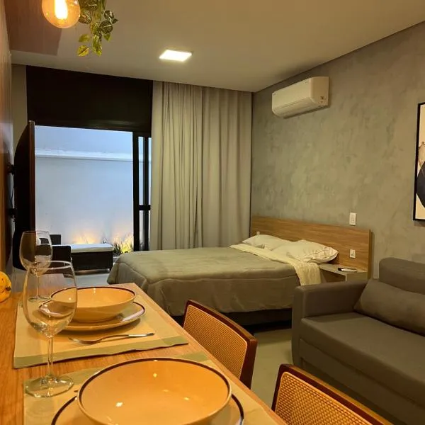 Studio moderno com piscina e academia na Liberdade, hotel a San Paolo