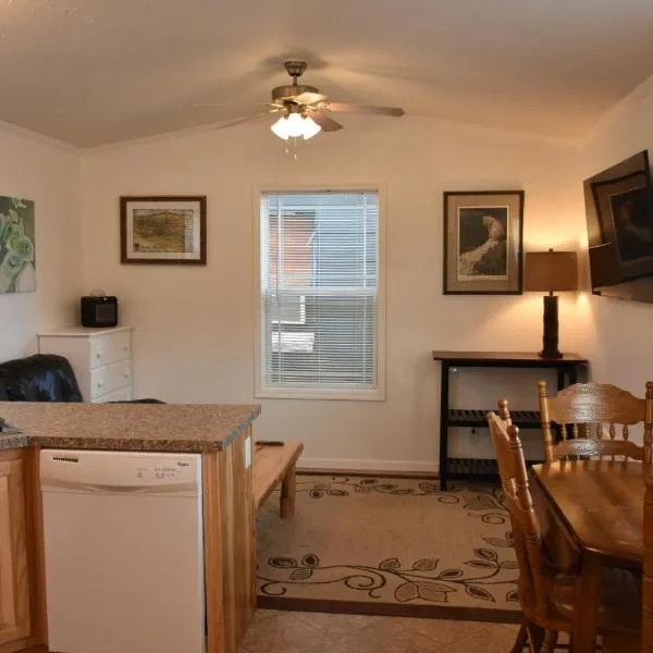 Cozy Home by Yellowstone River Confluence, hotel a Gardiner