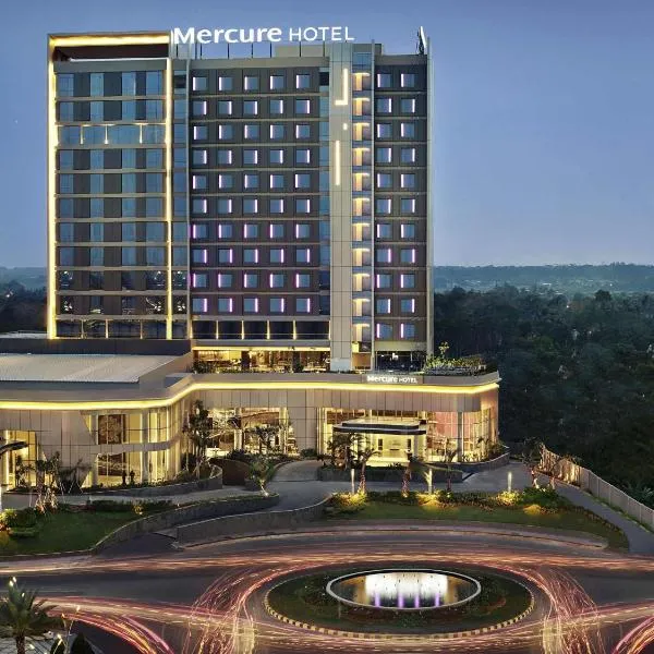 Mercure Karawang, hotel in Karawang