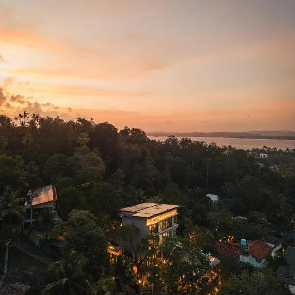 NiiRA, hotel v Mirisse (jih)