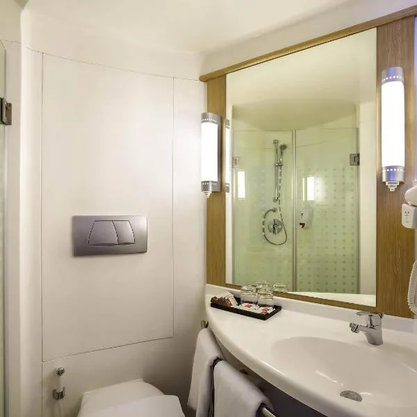 Ibis Manado City Center Boulevard, hotel em Manado